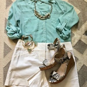 NWT Ann Taylor Signature White Dress Shorts Size 2